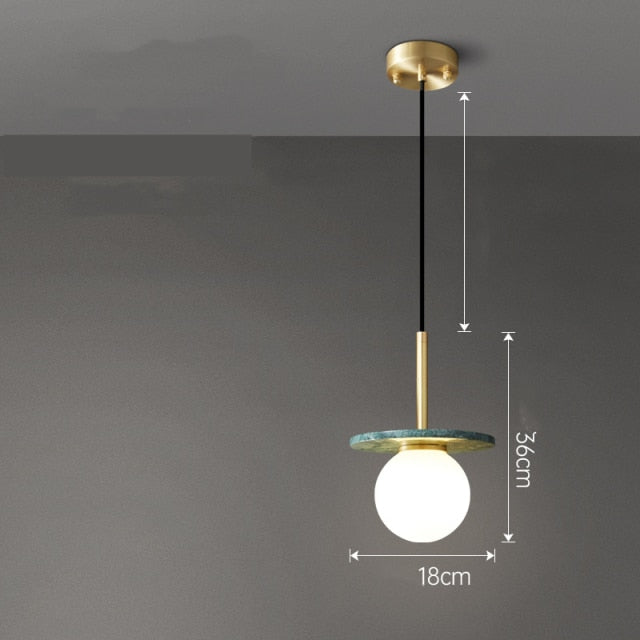 Suspension design avec abat-jour plat en marbre Gianna