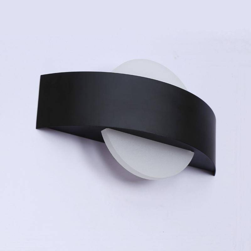 Applique design LED courbée avec boule en verre Indoor (noir ou blanc)