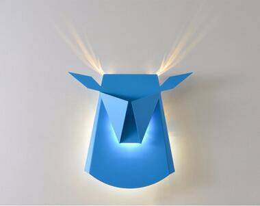 Applique design LED en forme de tête cerf de couleur