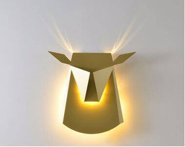 Applique design LED en forme de tête cerf de couleur