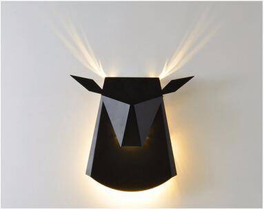 Applique design LED en forme de tête cerf de couleur