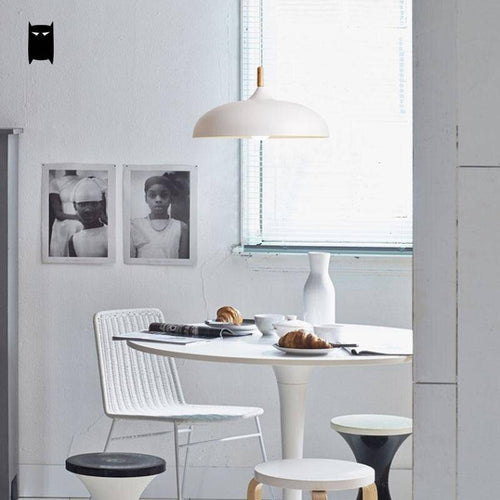 Suspension design LED avec abat-jour arrondi en métal style Sun