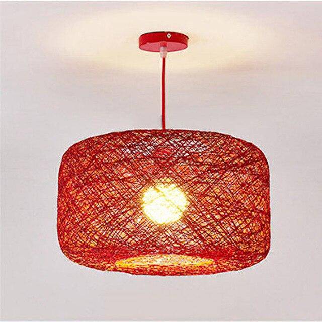 Suspension en rotin LED avec abat-jour arrondi coloré