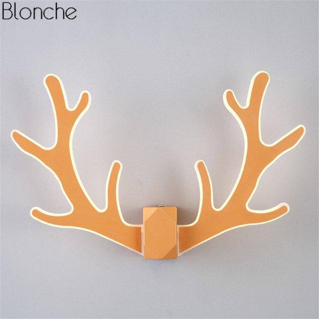 Applique murale LED en forme de corne cerf colorée