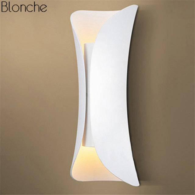 Applique murale design à LED en métal Pillow