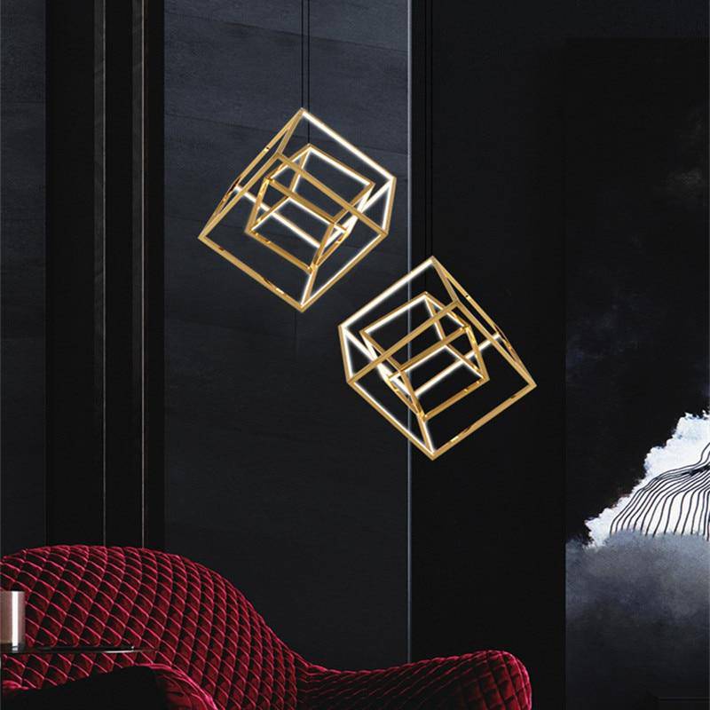 Suspension design à LED en forme de branches de cube dorée