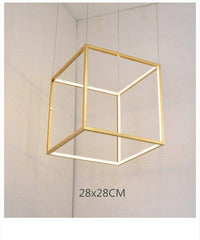 Suspension design à LED en forme de branches de cube dorée