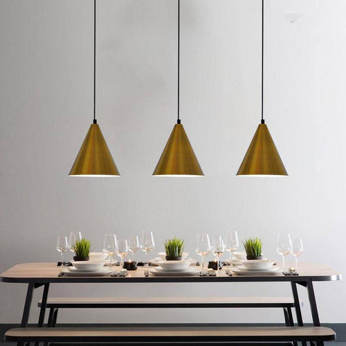 Suspension design doré en forme de cône Luxe