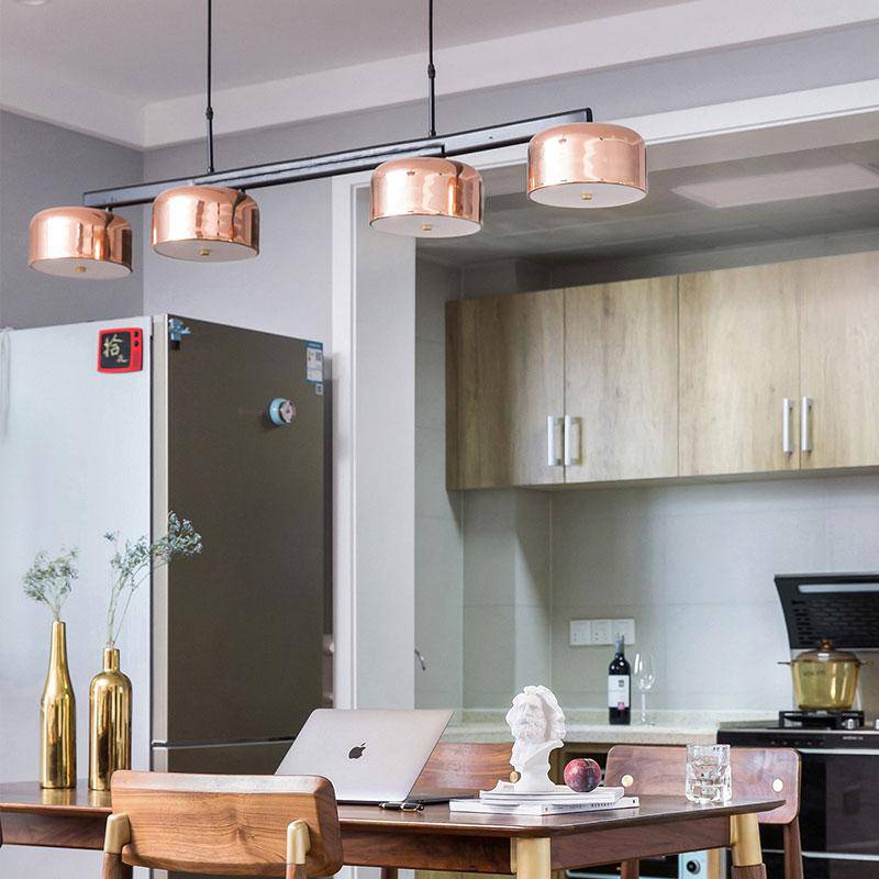 Lustre moderne avec abat-jour chromé