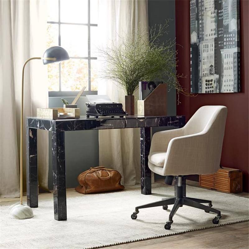 Lampadaire design doré avec abat-jour boule noire et base en marbre - vue 5 sur 9