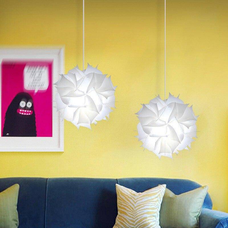 Suspension design LED blanche au style Moma Light - vue 3 sur 4