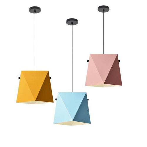 Suspension design LED avec abat-jour en métal coloré au géométrique