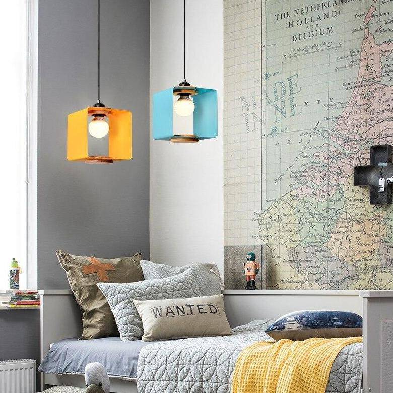 Suspension design à LED avec cube métal coloré Loft - vue 3 sur 9