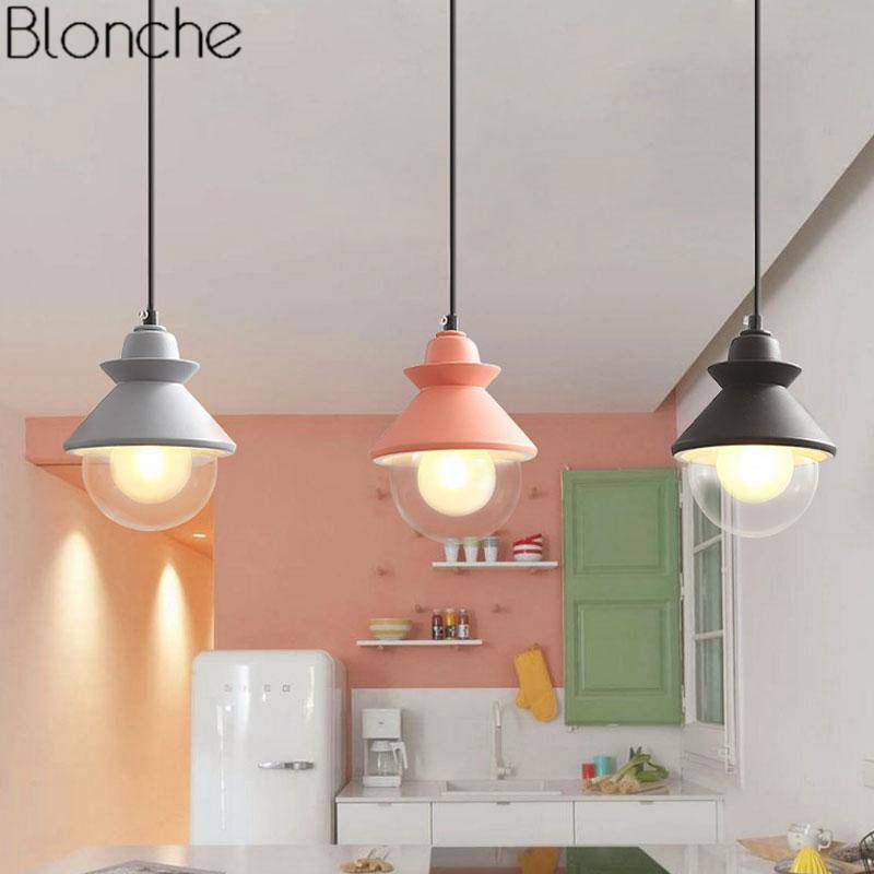 Suspension LED design triangle en métal et boule en verre - vue 3 sur 9