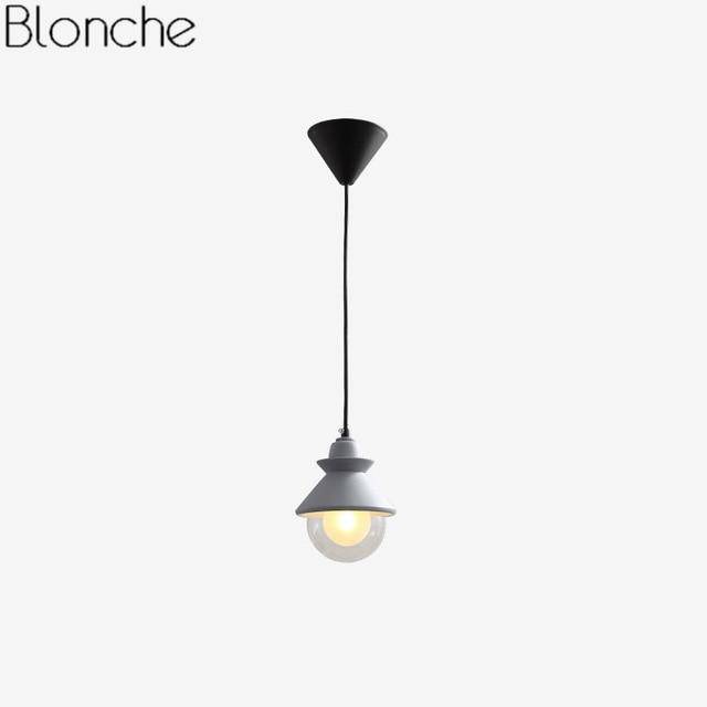 Suspension LED design triangle en métal et boule en verre - vue 7 sur 9
