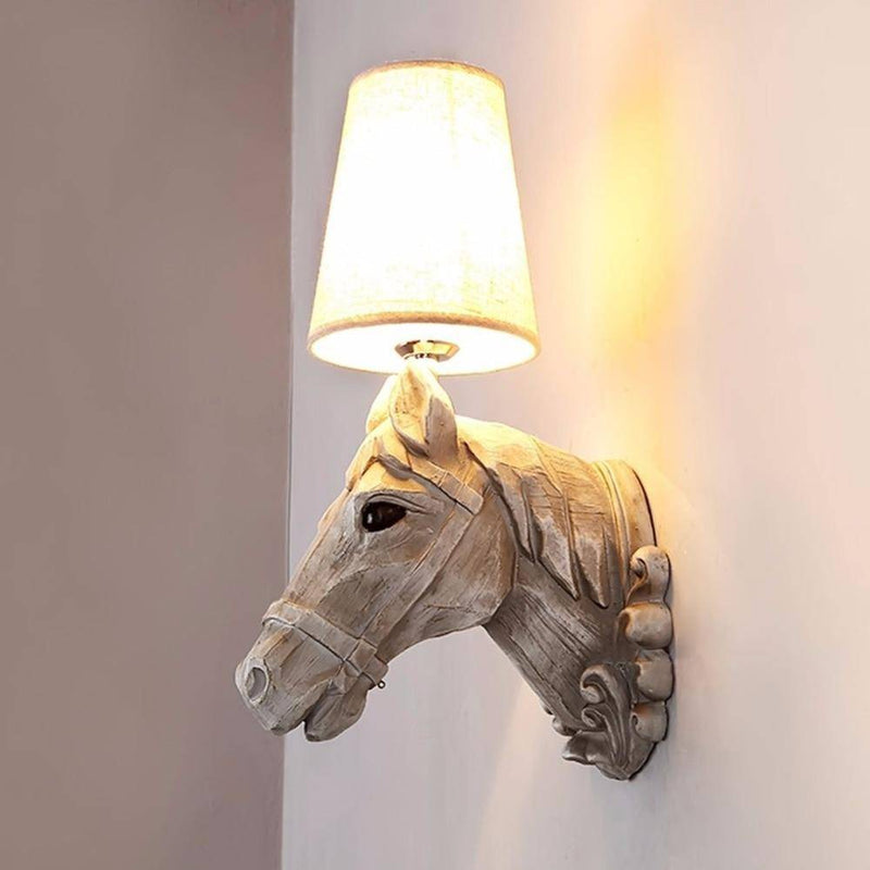 Applique murale en forme de tête de cheval et abat-jour