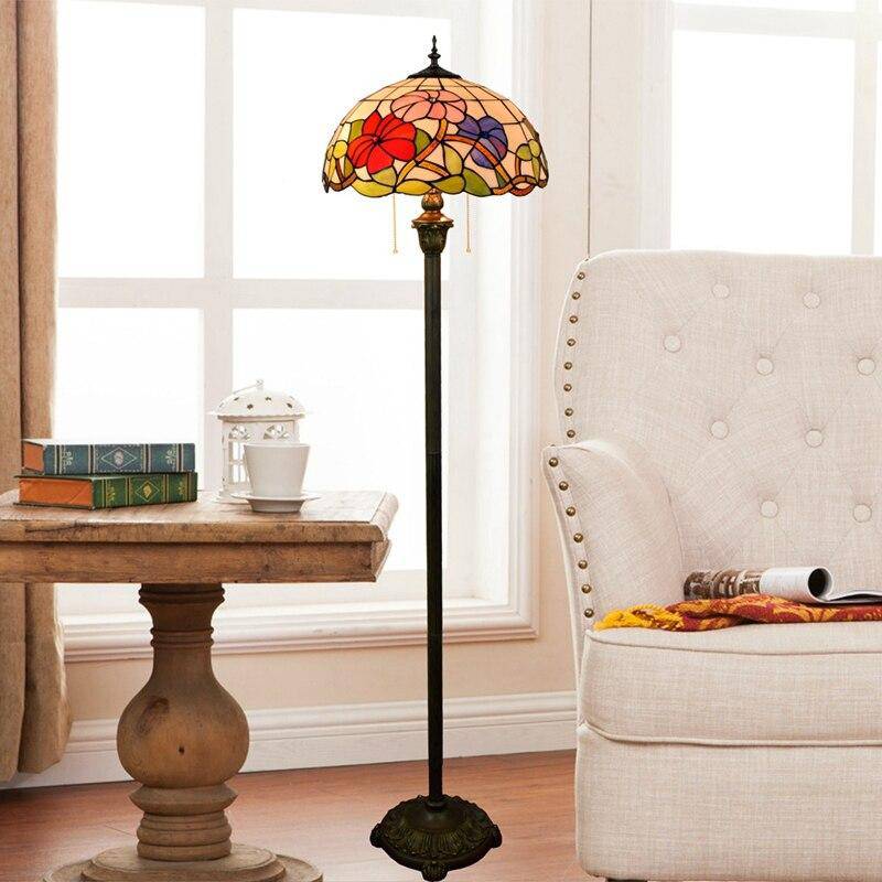 Lampadaire tiffany avec abat-jour en verre vitrail rouge et vert