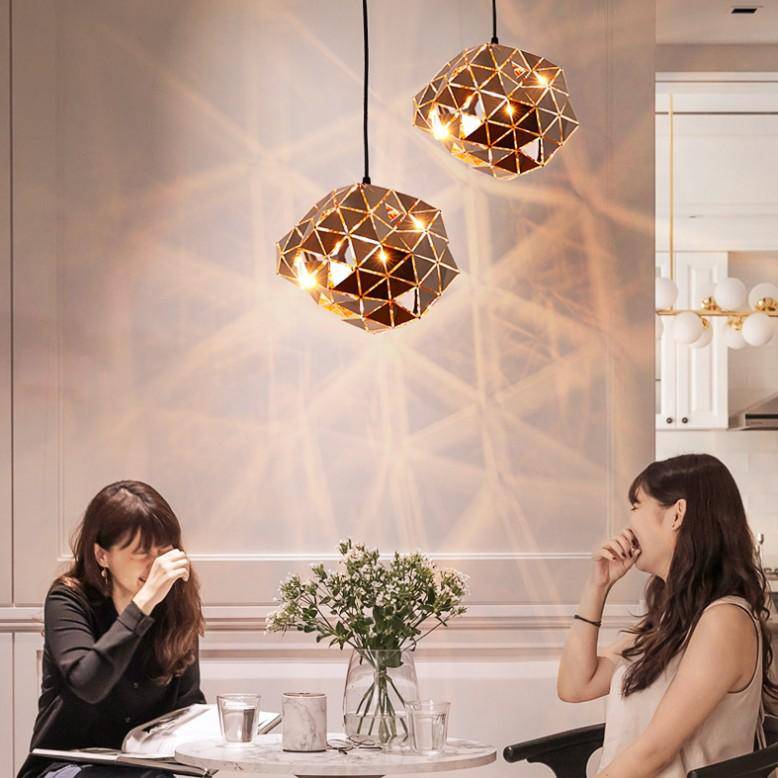 Suspension design plusieurs formes de petits triangles Sparks - vue 4 sur 10