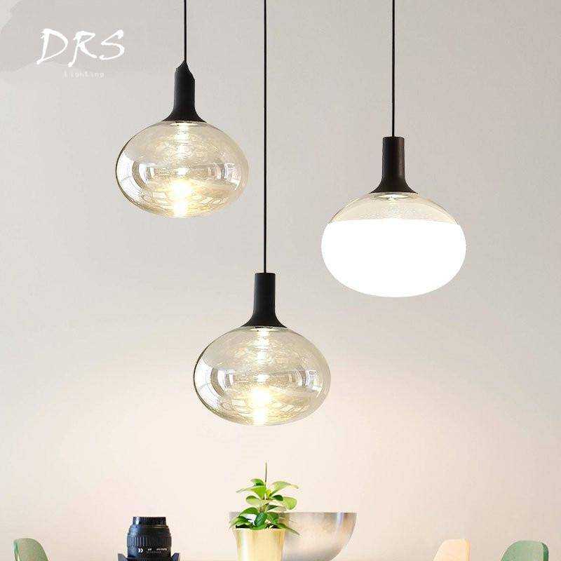 Suspension design boule en verre Simple