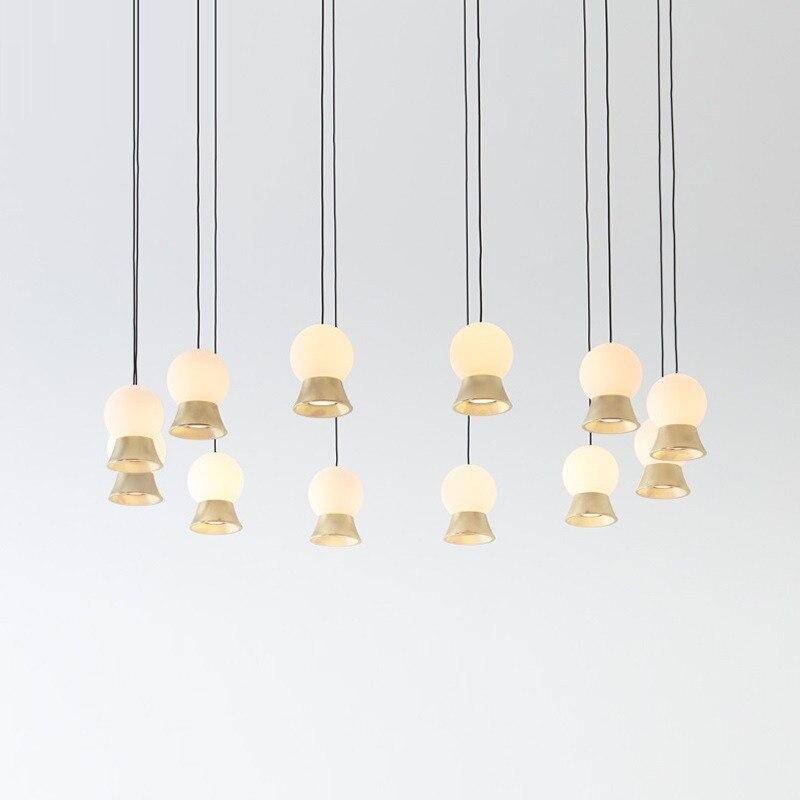 Suspension et lustre design à LED avec boule en verre et support dorée - vue 4 sur 14