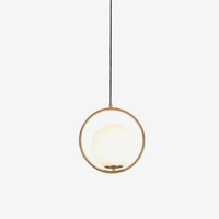 Suspension design à LED anneau doré et verre Indoor